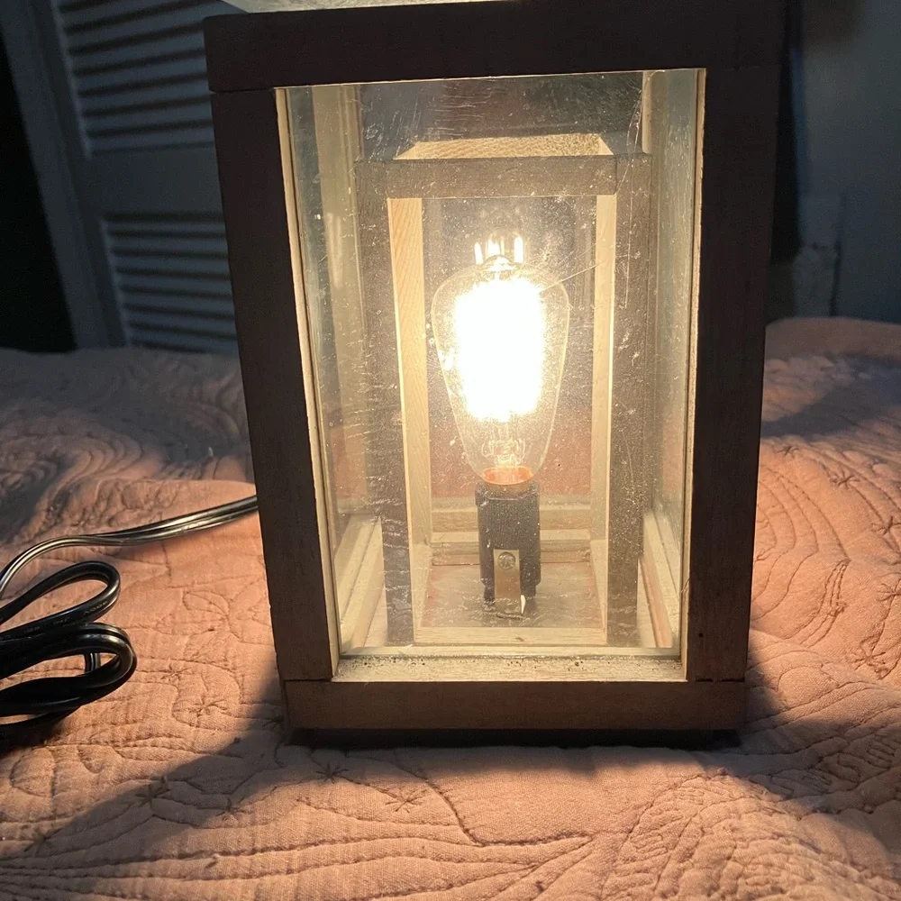Eco-Friendly Handcrafted Wax Diffuser With Classic Edison Electric Bulb